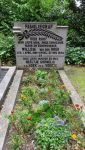 Hoek van der Willem 1891-1944 +echtgenote (grafsteen).JPG